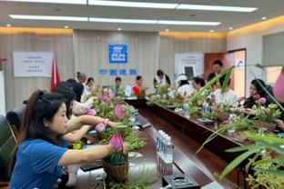 ? Hoàn toàn đánh không lại tàn trận? Tàu nhanh 2 phút cuối cùng không được 1 phút, 23 - 35.